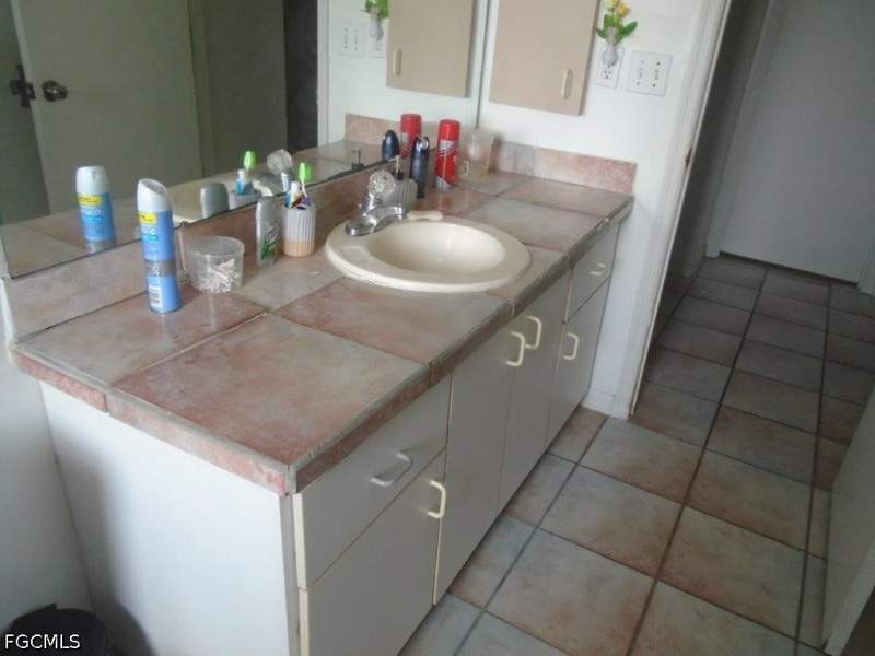 3 bedroom SingleFamilyResidence at 1815 NW 13th St, Cape Coral, Cape Coral — photo 5