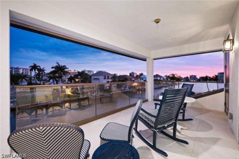 388 Pine Ave, Naples FL - photo 12 of 34