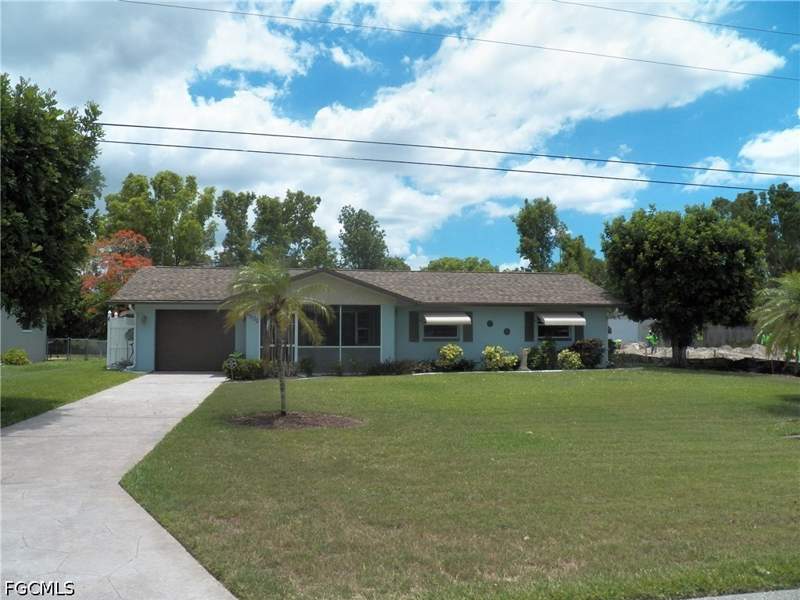 3 bedroom SingleFamilyResidence at 1768 Coral Point Dr, Coral Point Unrec, Cape Coral — photo 2
