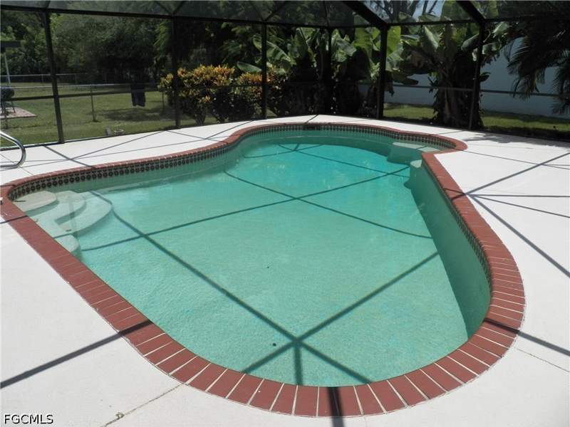 3 bedroom SingleFamilyResidence at 1768 Coral Point Dr, Coral Point Unrec, Cape Coral — photo 4