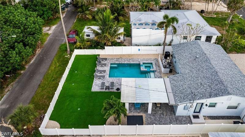 3 bedroom SingleFamilyResidence at 4831 Coquina Rd, Holiday Shores, Fort Myers Beach — photo 4