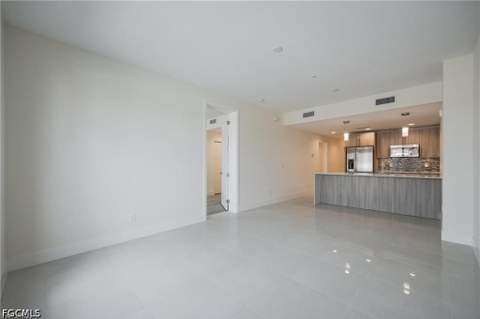 15901 Royal Pointe Ln 306, Fort Myers FL - photo 16 of 29