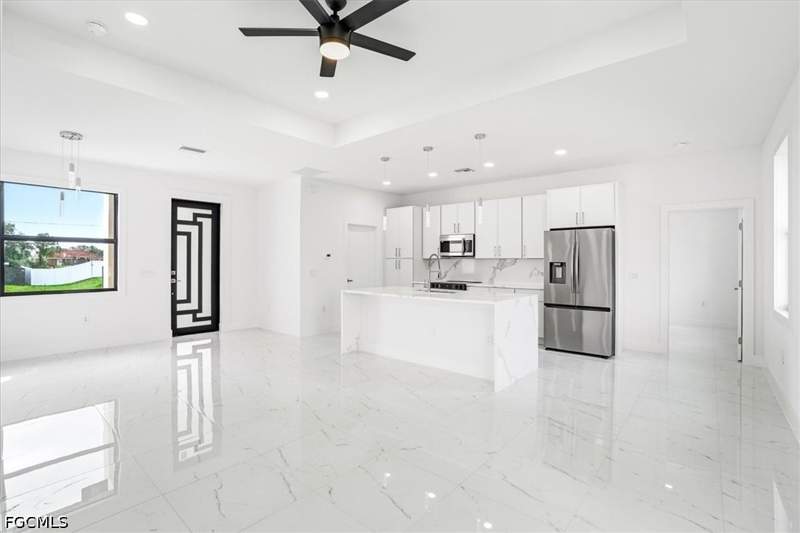 3 bedroom SingleFamilyResidence at 1919 Crawford Ave N, Lehigh Acres, Lehigh Acres — photo 3