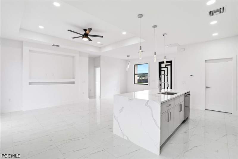 3 bedroom SingleFamilyResidence at 1919 Crawford Ave N, Lehigh Acres, Lehigh Acres — photo 4
