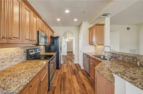 3053 Driftwood Way 3907, Naples FL - photo 12 of 39