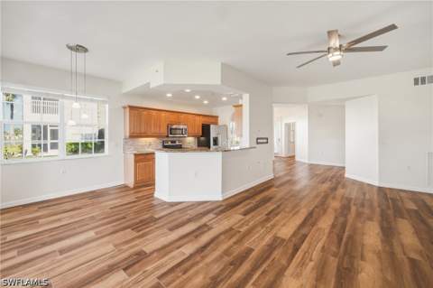 3053 Driftwood Way 3907, Naples FL - photo 7 of 39