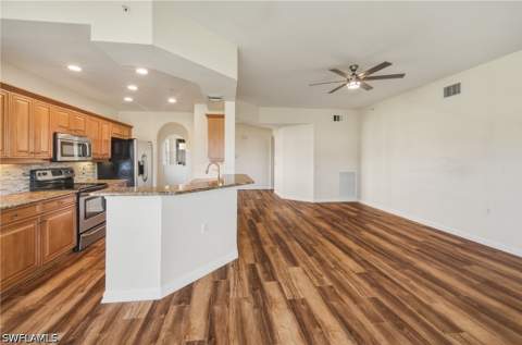 3053 Driftwood Way 3907, Naples FL - photo 8 of 39