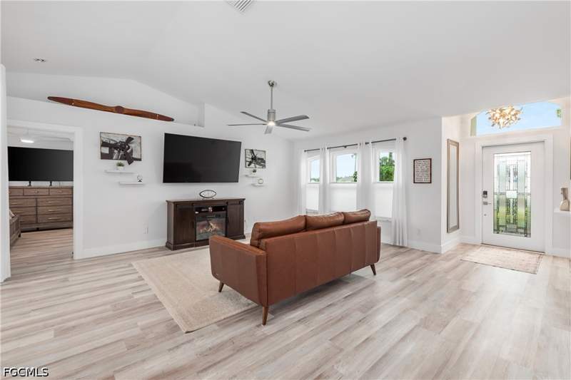 3 bedroom SingleFamilyResidence at 14241 Chancellor St, Buckingham Park, Fort Myers — photo 3