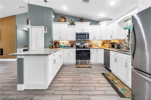 605 E 11th St, Lehigh Acres FL - photo 13 of 41
