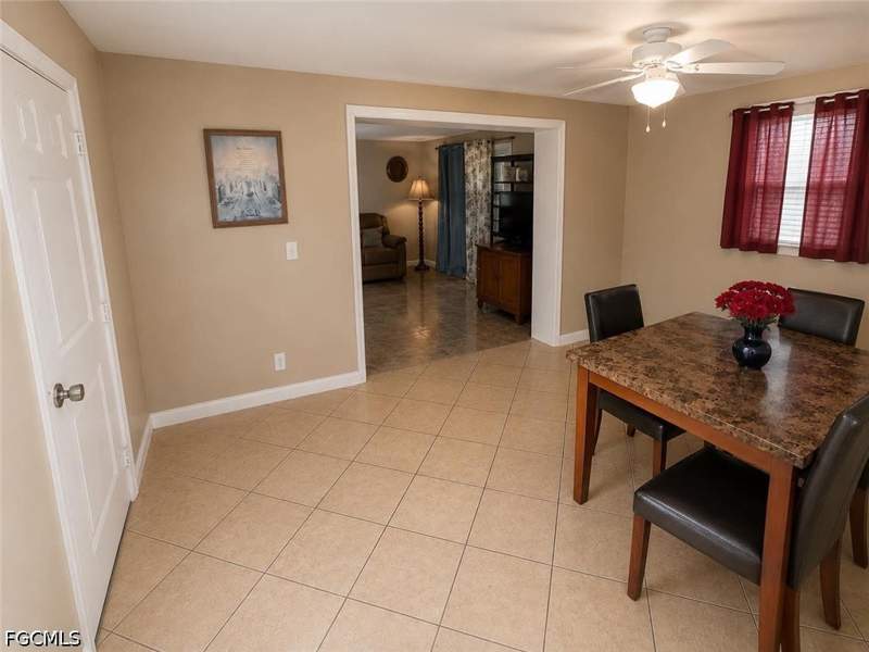 3 bedroom SingleFamilyResidence at 2204 Coronet St, Trailwinds, Fort Myers — photo 2