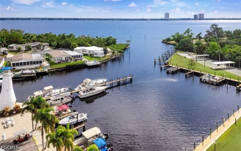 5664 Captain John Smith Loop, North Fort Myers FL - photo 18 of 41