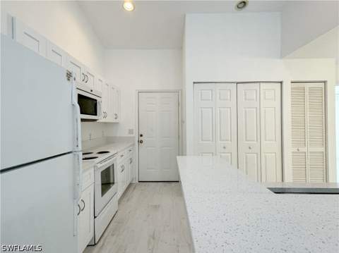 6265 Vista Garden Way B, Naples FL - photo 20 of 36