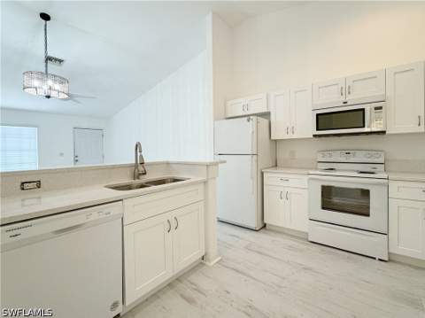 6265 Vista Garden Way B, Naples FL - photo 22 of 36