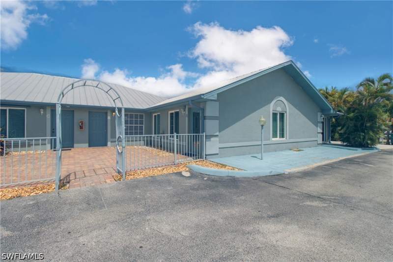 2 bedroom Attached at 6265 Vista Garden Way B, Vista Gardens, Naples — photo 4