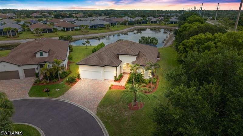 3 bedroom SingleFamilyResidence at 2937 Sagittaria Ln, Country Club, Alva — photo 2