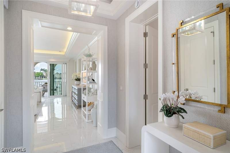 3 bedroom Attached at 4000 Gulf Shore Blvd N 3300, Venetian Villas, Naples — photo 4