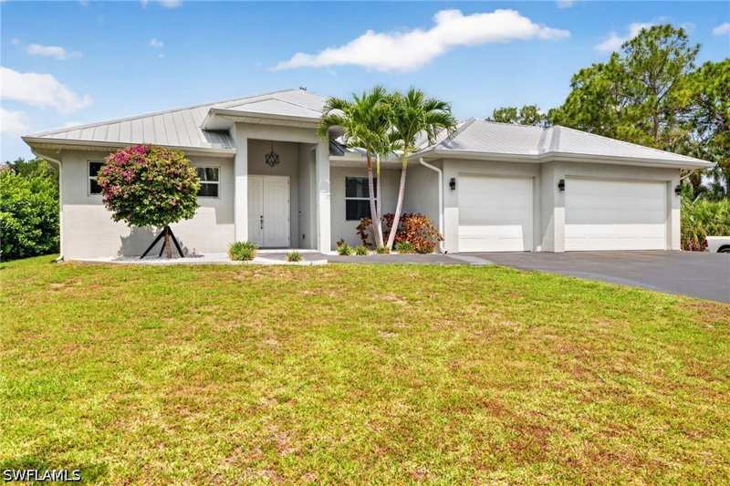 4 bedroom SingleFamilyResidence at 24000 Claire St, San Carlos Estates, Bonita Springs — photo 1