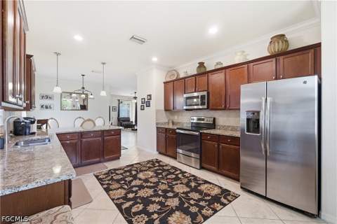 9577 Mirada Blvd, Fort Myers FL - photo 7 of 33