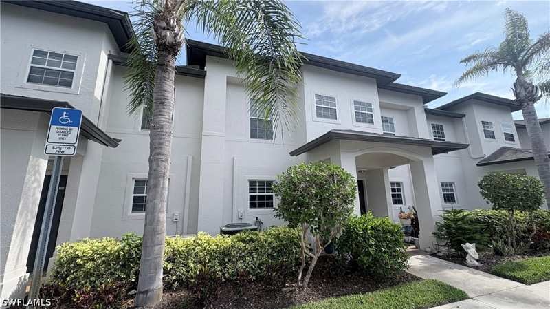 2 bedroom Townhouse at 9064 Gervais Cir 105, The Vistas, Naples — photo 1