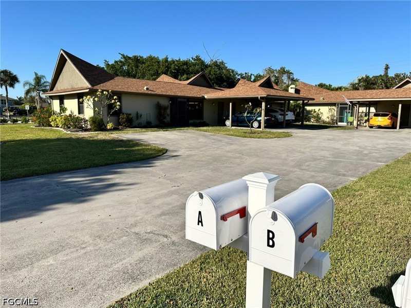 2 bedroom Attached at 4266 Island Cir B, Village Homes, Fort Myers — photo 1