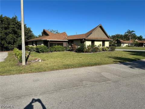 4266 Island Cir B, Fort Myers FL - photo 16 of 19