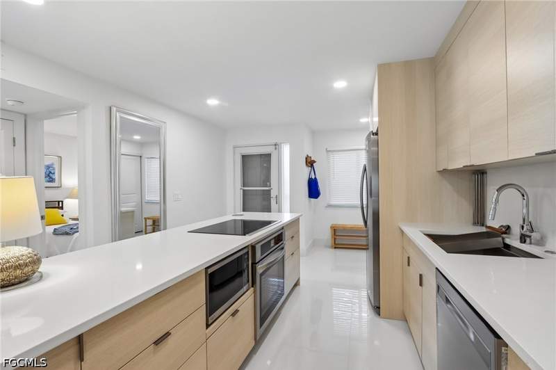 2 bedroom Condominium at 7500 Estero Blvd 102, Riviera Club, Fort Myers Beach — photo 4