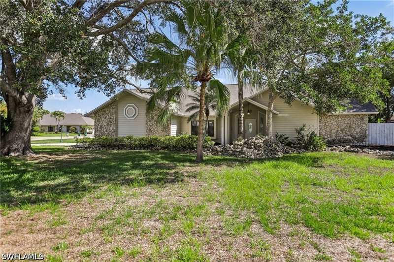3 bedroom SingleFamilyResidence at 1937 Princess Ct, Imperial Golf Estates, Naples — photo 1