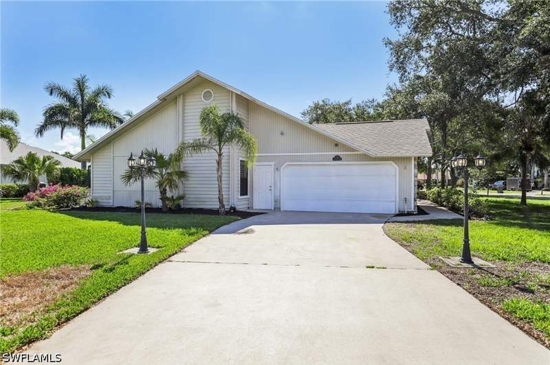 3 bedroom SingleFamilyResidence at 1937 Princess Ct, Imperial Golf Estates, Naples — photo 2