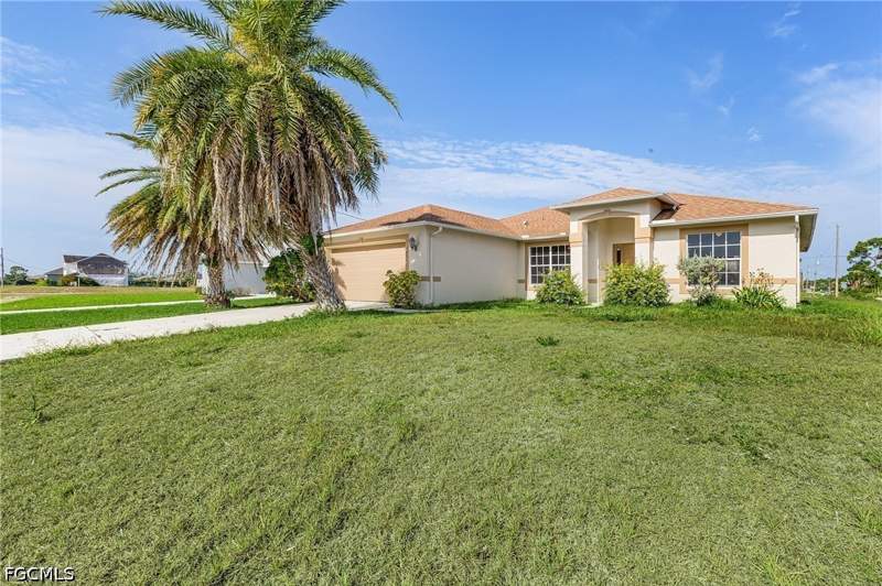 3 bedroom SingleFamilyResidence at 3012 NW 20th Pl, Cape Coral, Cape Coral — photo 3
