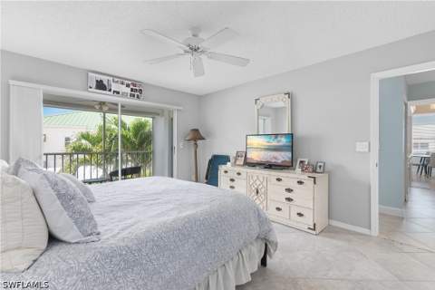 511 Clubside Dr 1-511, Naples FL - photo 10 of 27