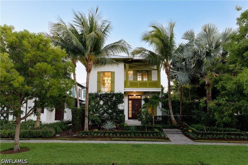 4 bedroom SingleFamilyResidence at 912 9th Ave S, Olde Naples, Naples — photo 1