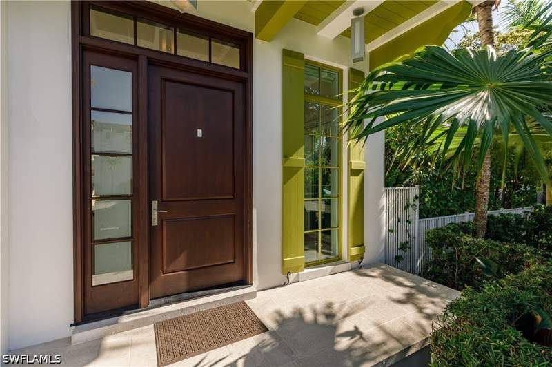 4 bedroom SingleFamilyResidence at 912 9th Ave S, Olde Naples, Naples — photo 3