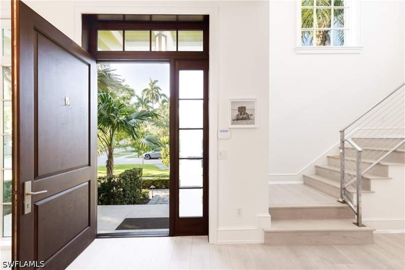 4 bedroom SingleFamilyResidence at 912 9th Ave S, Olde Naples, Naples — photo 4