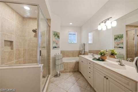 6822 Ascot Dr 202, Naples FL - photo 18 of 46