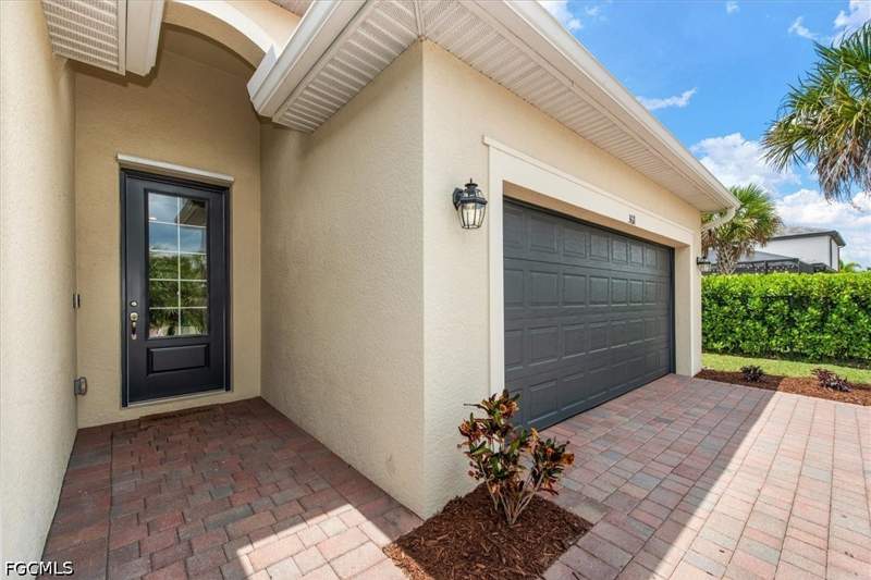 4 bedroom SingleFamilyResidence at 3611 Rain Lily Ln, Hampton Lakes, Alva — photo 2