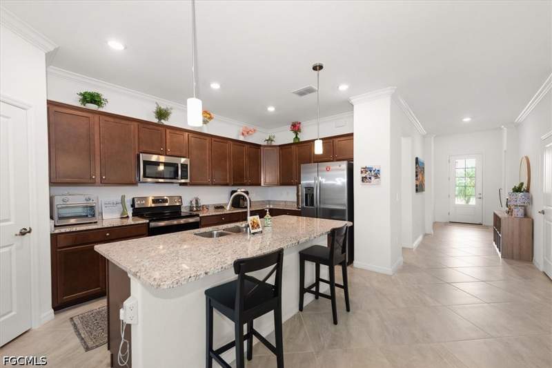 4 bedroom SingleFamilyResidence at 3611 Rain Lily Ln, Hampton Lakes, Alva — photo 5