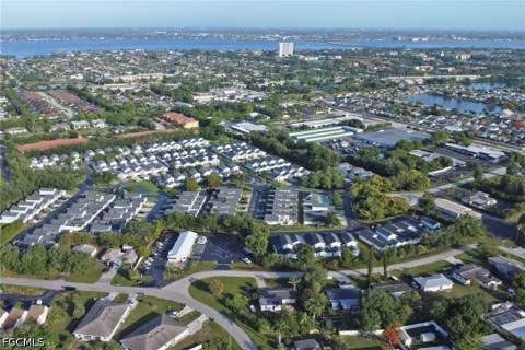 6701 Fiesta Ln, Fort Myers FL - photo 14 of 27
