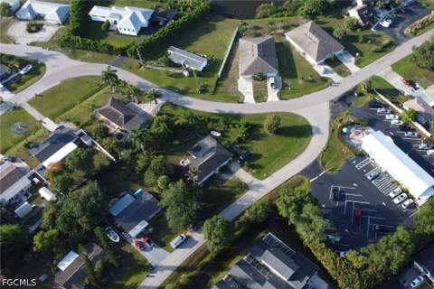 6701 Fiesta Ln, Fort Myers FL - photo 19 of 27
