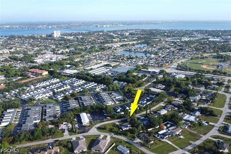3 bedroom SingleFamilyResidence at 6701 Fiesta LN, FIESTA VILLAGE FIRST ADD, Fort Myers — photo 5