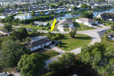 6701 Fiesta Ln, Fort Myers FL - photo 6 of 27