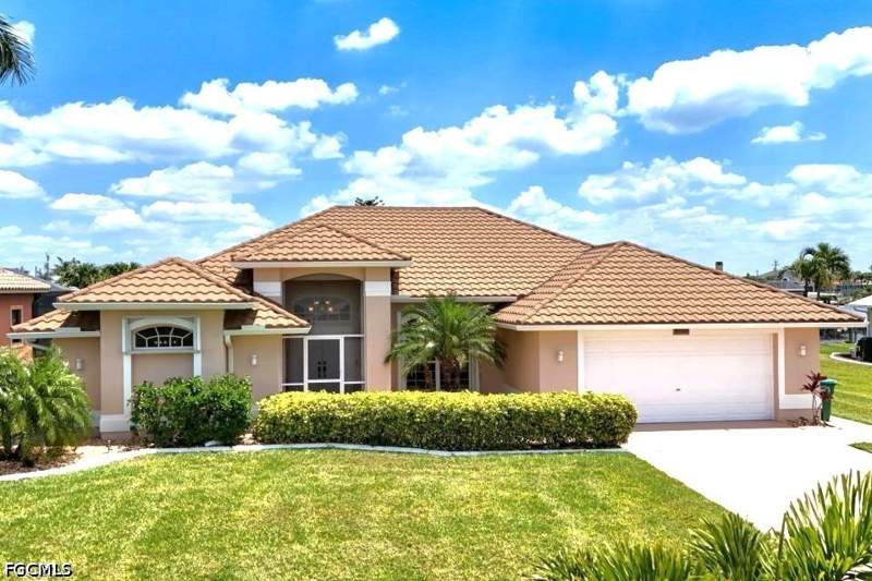 3 bedroom SingleFamilyResidence at 4009 SW 25th Ct, Cape Coral, Cape Coral — photo 2