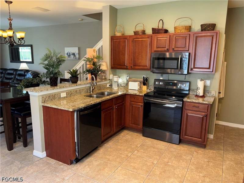 3 bedroom Townhouse at 8271 Village Edge Cir 6, Lakewood Village, Fort Myers — photo 3