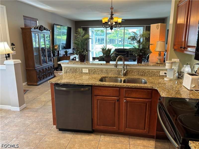3 bedroom Townhouse at 8271 Village Edge Cir 6, Lakewood Village, Fort Myers — photo 5
