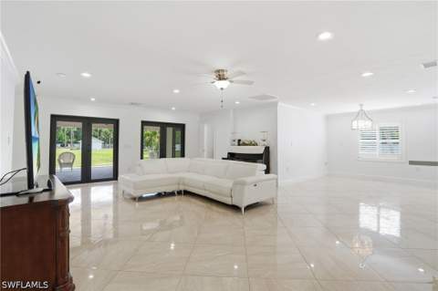 5930 Sea Grass Ln, Naples FL - photo 9 of 49