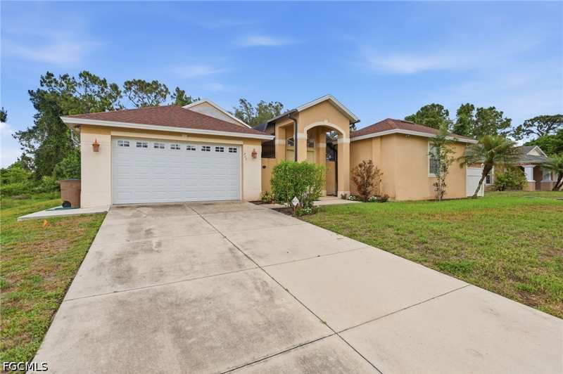 4 bedroom SingleFamilyResidence at 711 Crestline Ave S, Lehigh Acres, Lehigh Acres — photo 1