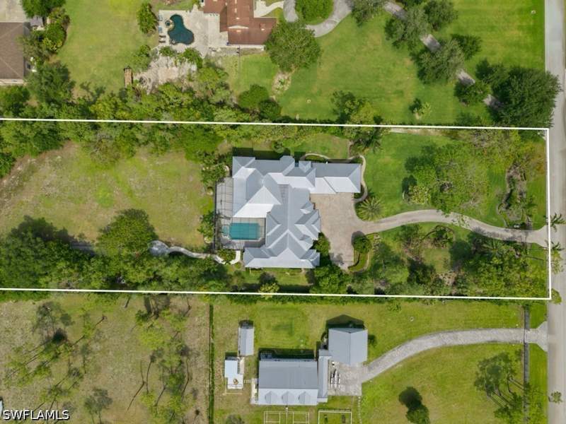 5 bedroom SingleFamilyResidence at 7051 Hunters Rd, Livingston Woods, Naples — photo 4