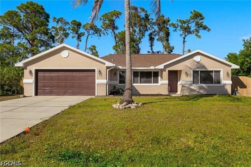 3 bedroom SingleFamilyResidence at 8093 Caloosa Rd, San Carlos Park, Fort Myers — photo 1