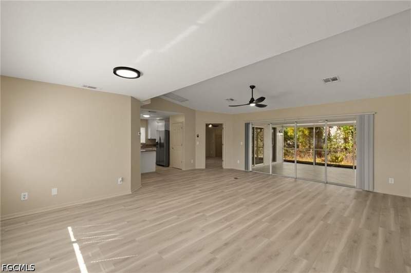 3 bedroom SingleFamilyResidence at 8093 Caloosa Rd, San Carlos Park, Fort Myers — photo 4