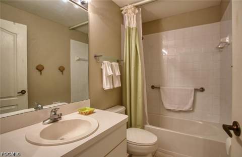 8083 Queen Palm Ln 425, Fort Myers FL - photo 17 of 50