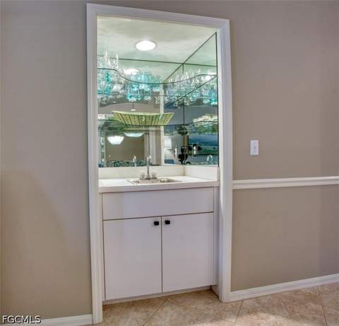8083 Queen Palm Ln 425, Fort Myers FL - photo 9 of 50
